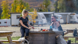 Naturskön fjällcamping längs Sagavägens världsarv