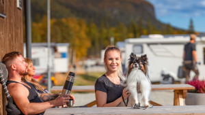 Naturskön fjällcamping längs Sagavägens världsarv