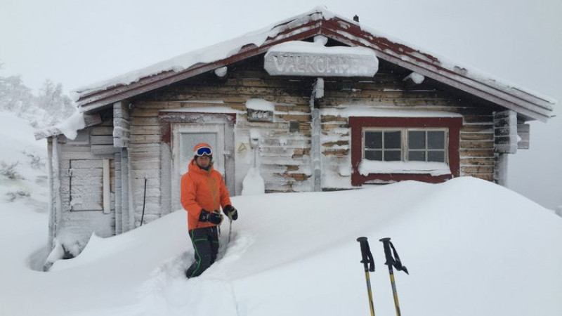 Dan “Danne” Forsslund är en av entreprenörerna i Kittelfjäll som har arbetat länge med att locka besökare till byn genom att erbjuda både boende och aktiviteter.