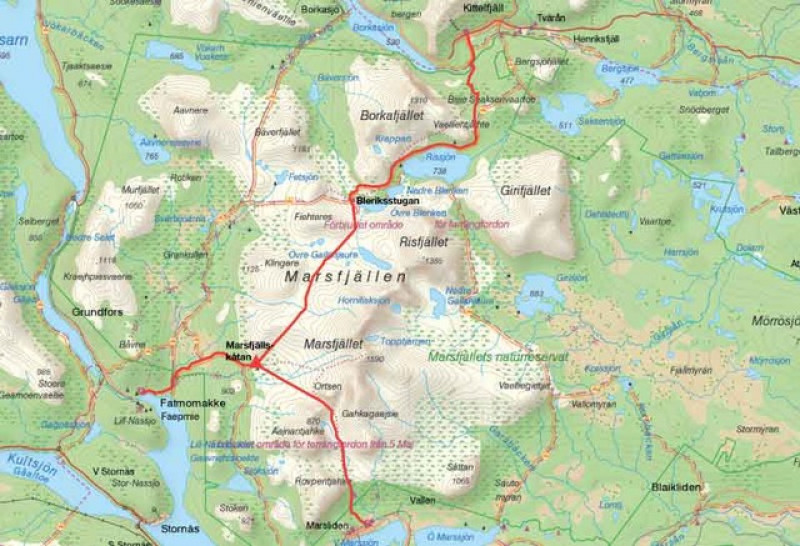 Från Kittelfjäll finns möjlighet att vandra in Marsfjällens naturreservat och genom Marsfjällsmassivet till Kultsjödalen. Start i Kittelfjäll med vandring i tät skog. Vid Rissjön glesnar det och vyerna mot Marsfjällen är storslagna.